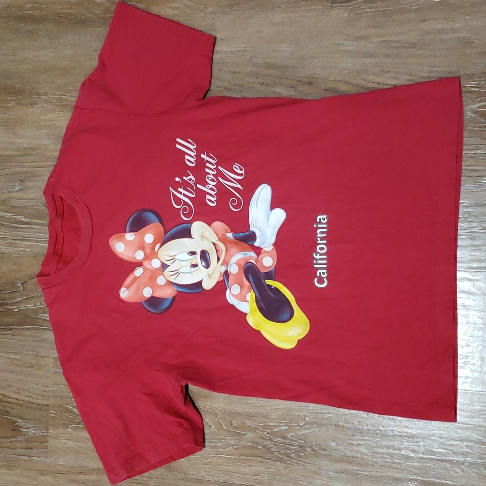 (L) Disney Minnie Mouse Short Sleeve Crew "It's All About Me" Graphic T-Shirt